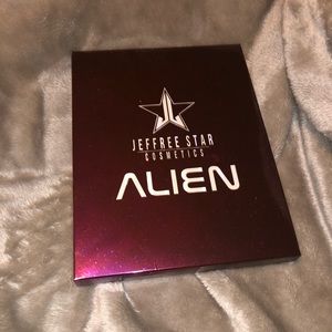 SOLD.   new Jeffree Star Alien Palette